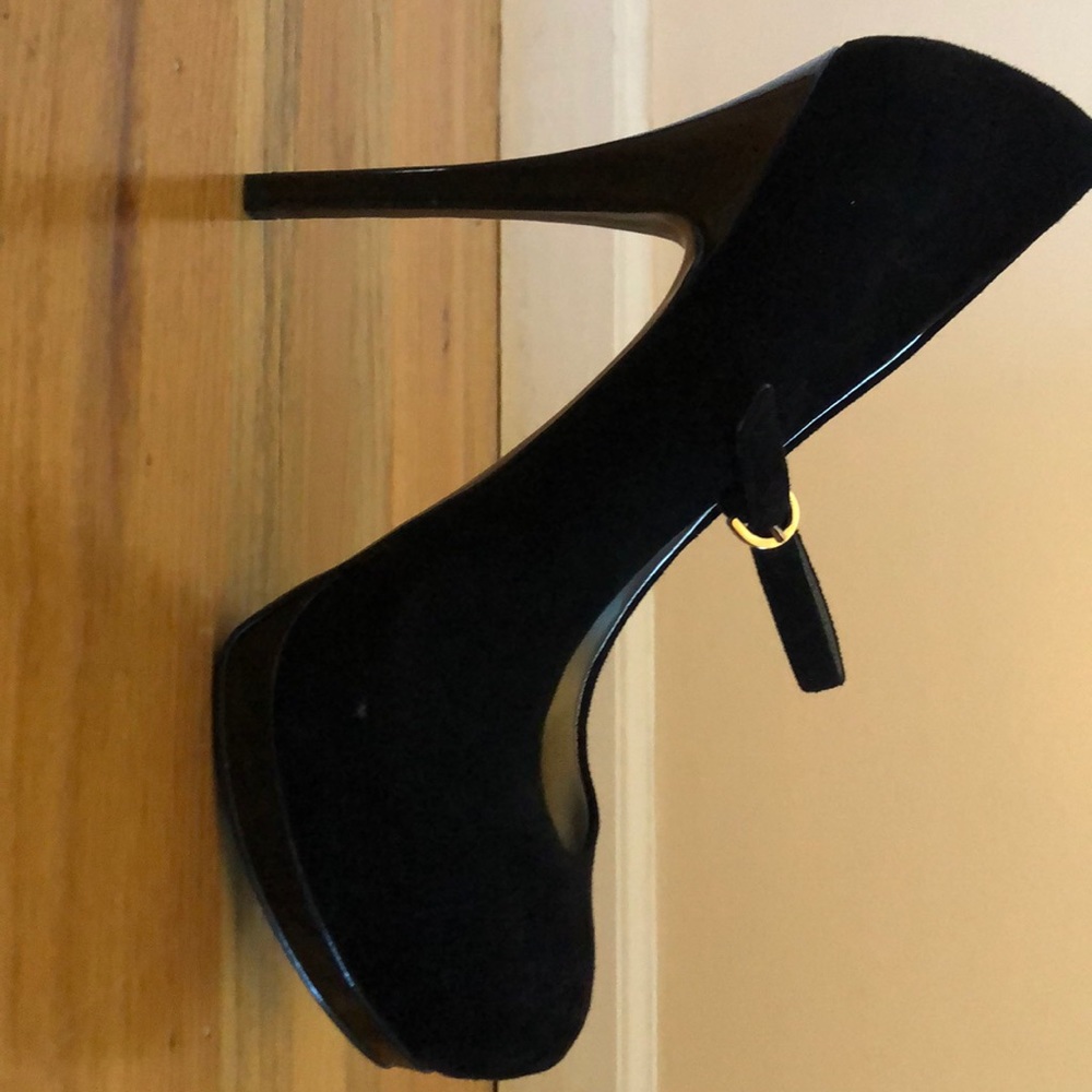 Heels - Picture 3 of 4